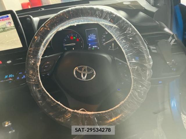 Toyota C-HR 2017-08 7875757-11