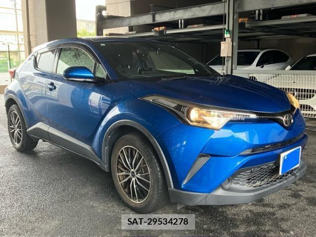 Toyota C-HR 2017-08 7875757-1