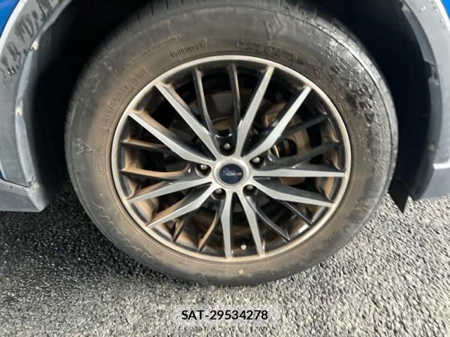 Toyota C-HR 2017-08 7875757-2