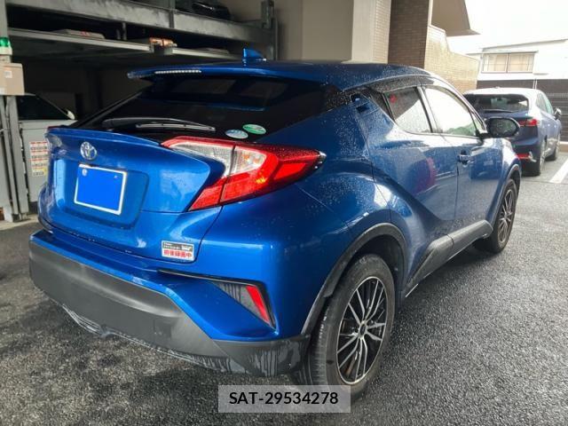 Toyota C-HR 2017-08 7875757-3