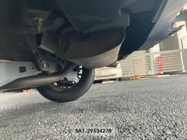 Toyota C-HR 2017-08 7875757-6