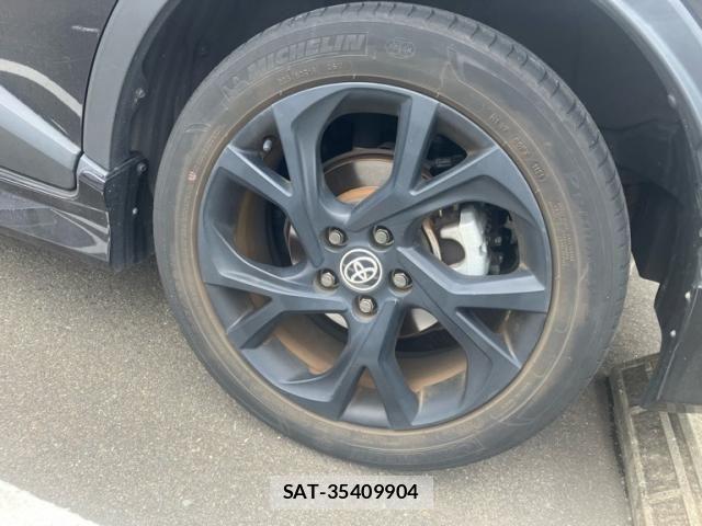 Toyota C-HR 2021-10 7978787-9