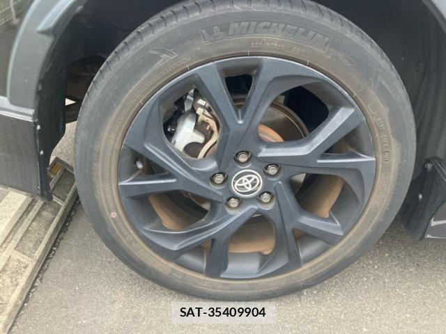Toyota C-HR 2021-10 7978787-12