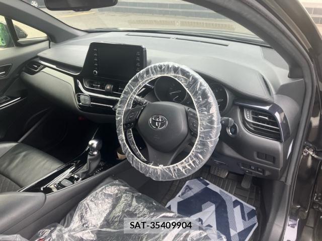 Toyota C-HR 2021-10 7978787-18