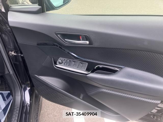 Toyota C-HR 2021-10 7978787-19