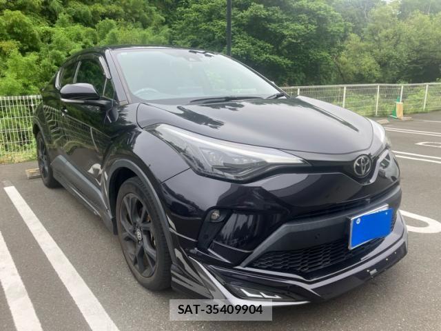 Toyota C-HR 2021-10 7978787-4