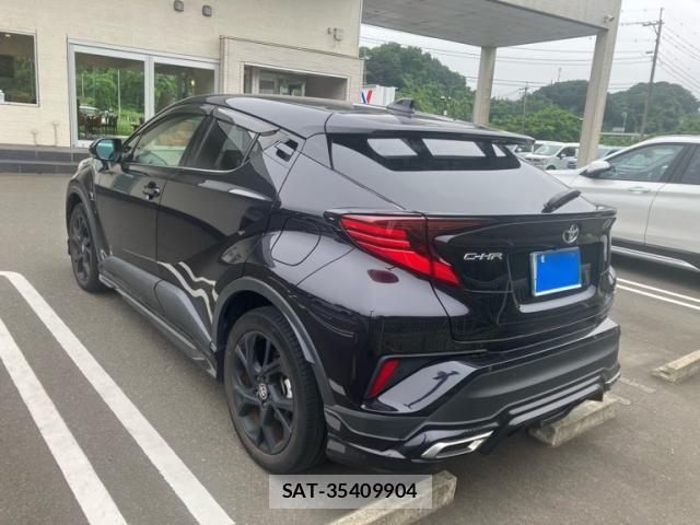 Toyota C-HR 2021-10 7978787-6