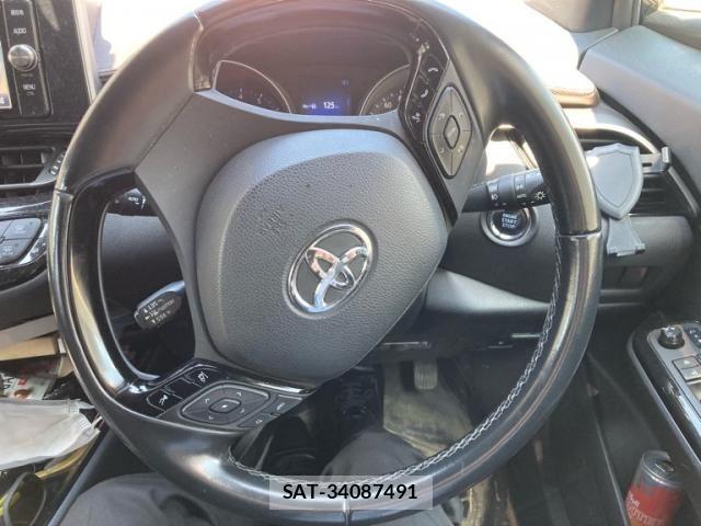 Toyota C-HR 2018-02 8034815-22