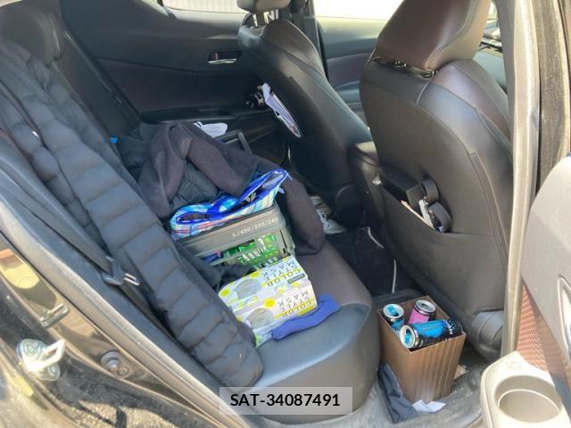 Toyota C-HR 2018-02 8034815-6