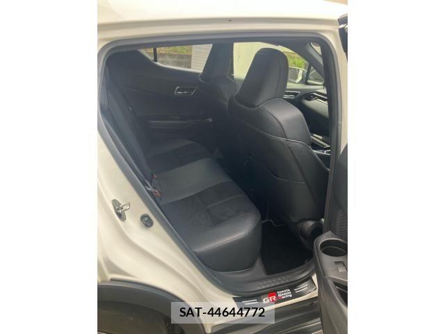 Toyota C-HR 2020-11 8034814-15