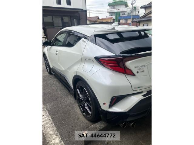 Toyota C-HR 2020-11 8034814-6