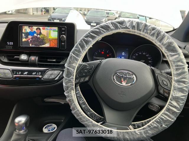 Toyota C-HR 2018-08 8073236-18