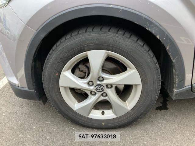 Toyota C-HR 2018-08 8073236-6