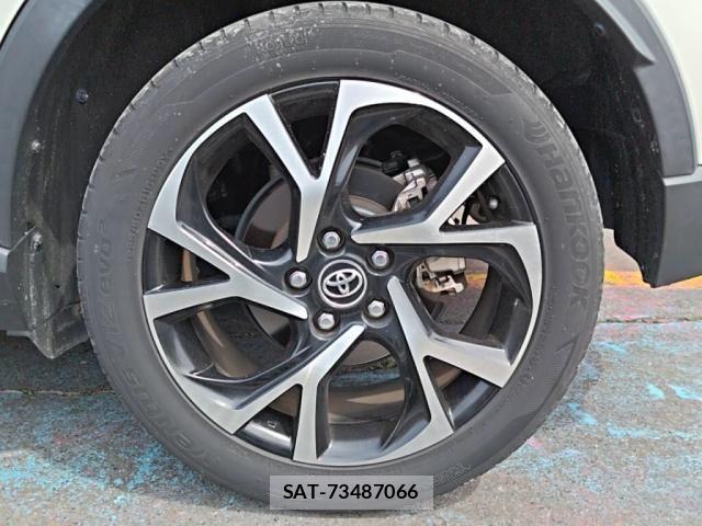 Toyota C-HR 2017-03 8073228-11