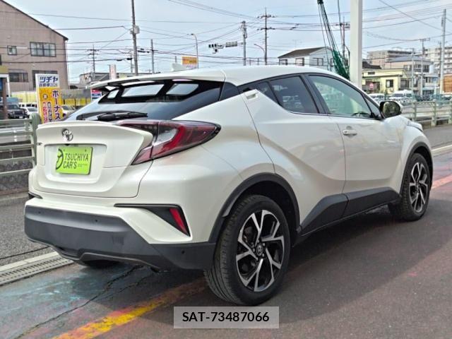 Toyota C-HR 2017-03 8073228-1