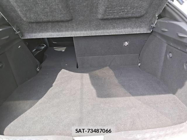 Toyota C-HR 2017-03 8073228-25