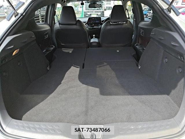 Toyota C-HR 2017-03 8073228-26