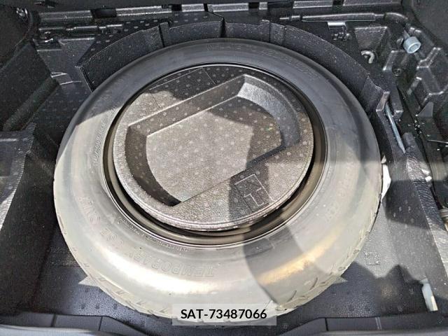 Toyota C-HR 2017-03 8073228-29