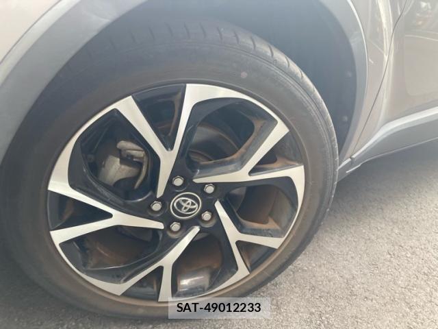 Toyota C-HR 2017-10 8073235-9