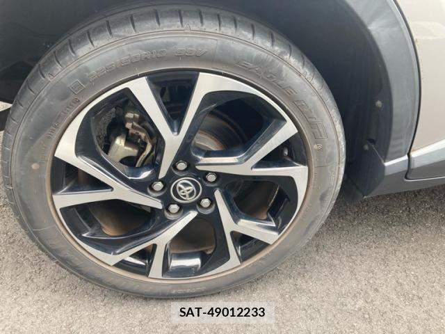 Toyota C-HR 2017-10 8073235-11