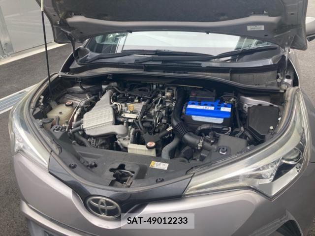 Toyota C-HR 2017-10 8073235-13