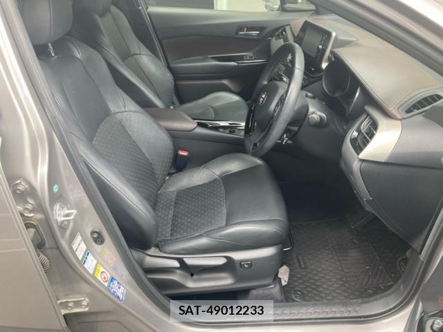 Toyota C-HR 2017-10 8073235-16