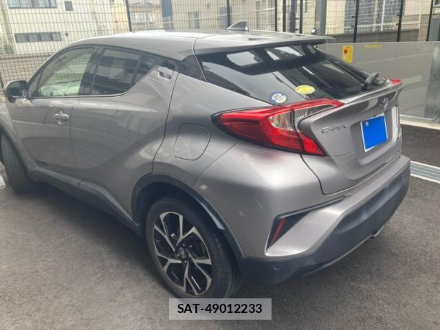 Toyota C-HR 2017-10 8073235-4