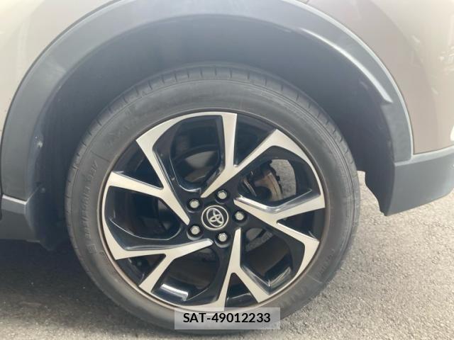 Toyota C-HR 2017-10 8073235-8