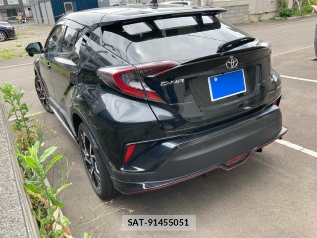 Toyota C-HR 2017-06 8098480-10