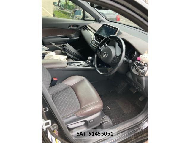 Toyota C-HR 2017-06 8098480-21