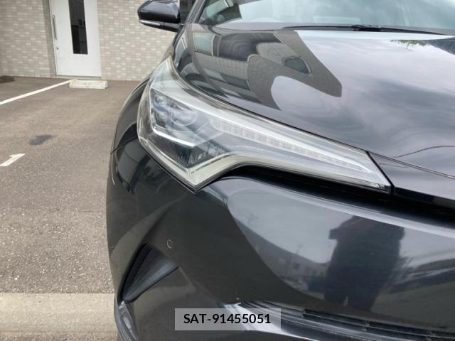 Toyota C-HR 2017-06 8098480-5