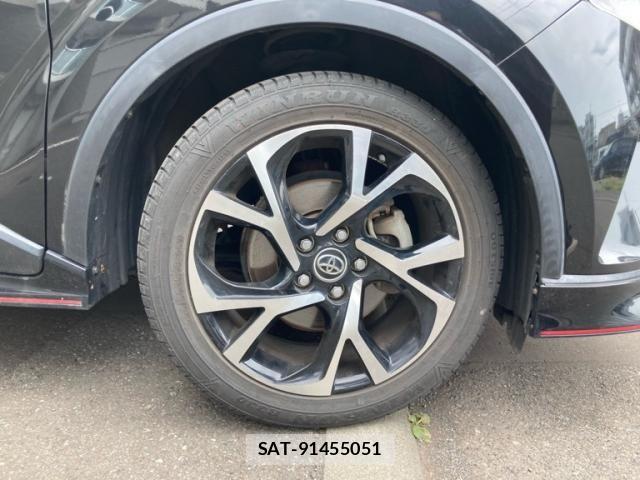 Toyota C-HR 2017-06 8098480-6