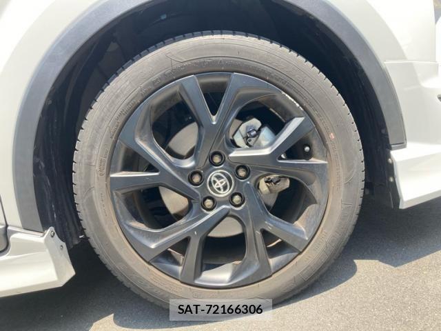 Toyota C-HR 2022-04 8098479-9