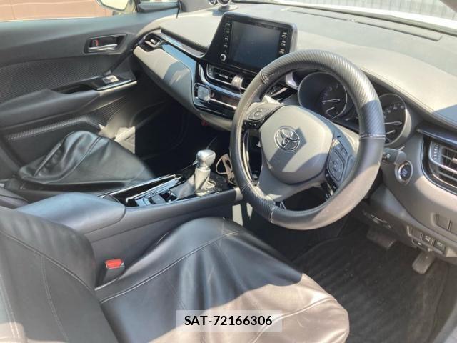 Toyota C-HR 2022-04 8098479-11