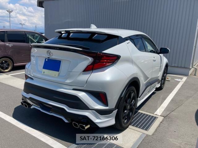 Toyota C-HR 2022-04 8098479-3