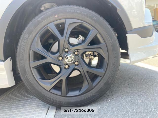 Toyota C-HR 2022-04 8098479-7