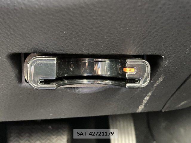 Toyota C-HR 2016-12 8206831-12