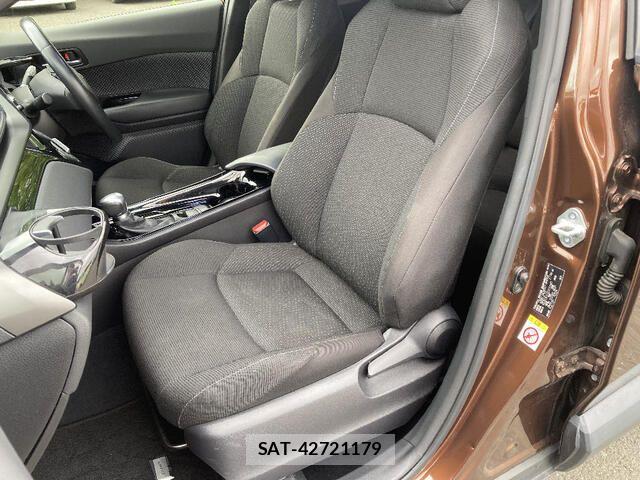 Toyota C-HR 2016-12 8206831-15