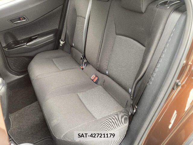 Toyota C-HR 2016-12 8206831-16