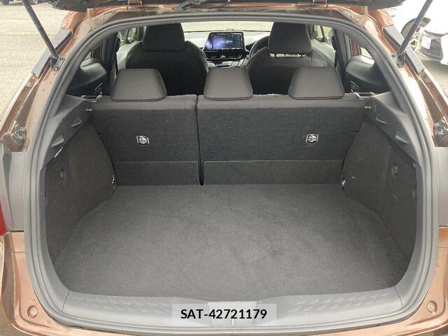 Toyota C-HR 2016-12 8206831-17