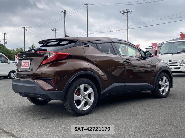 Toyota C-HR 2016-12 8206831-3