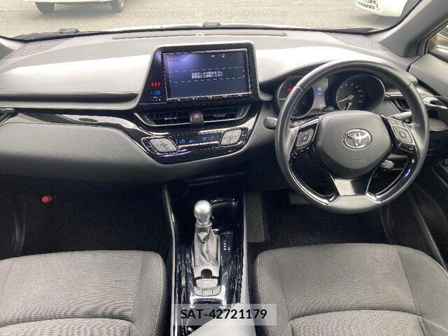 Toyota C-HR 2016-12 8206831-4