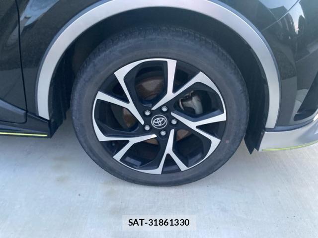 Toyota C-HR 2016-12 8229252-4