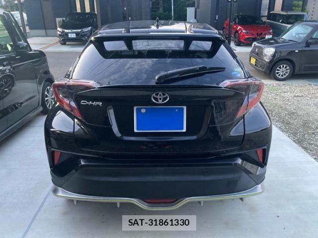 Toyota C-HR 2016-12 8229252-5