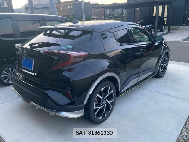 Toyota C-HR 2016-12 8229252-6