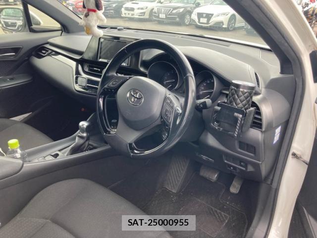 Toyota C-HR 2018-11 8229253-10
