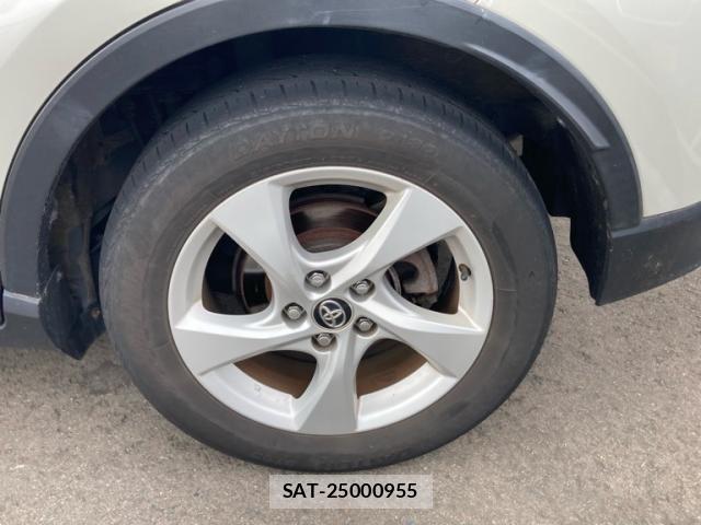 Toyota C-HR 2018-11 8229253-4