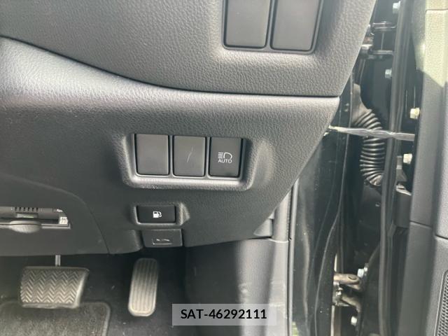 Toyota C-HR 2017-09 8244833-11