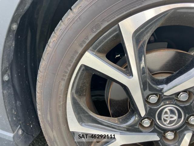 Toyota C-HR 2017-09 8244833-3