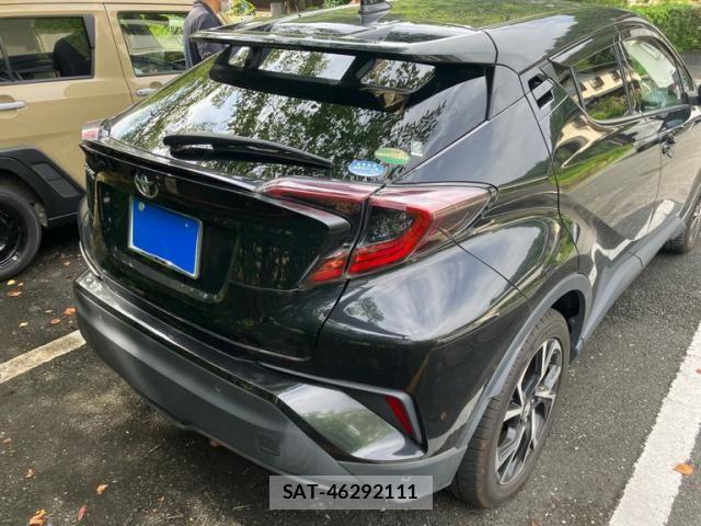 Toyota C-HR 2017-09 8244833-5